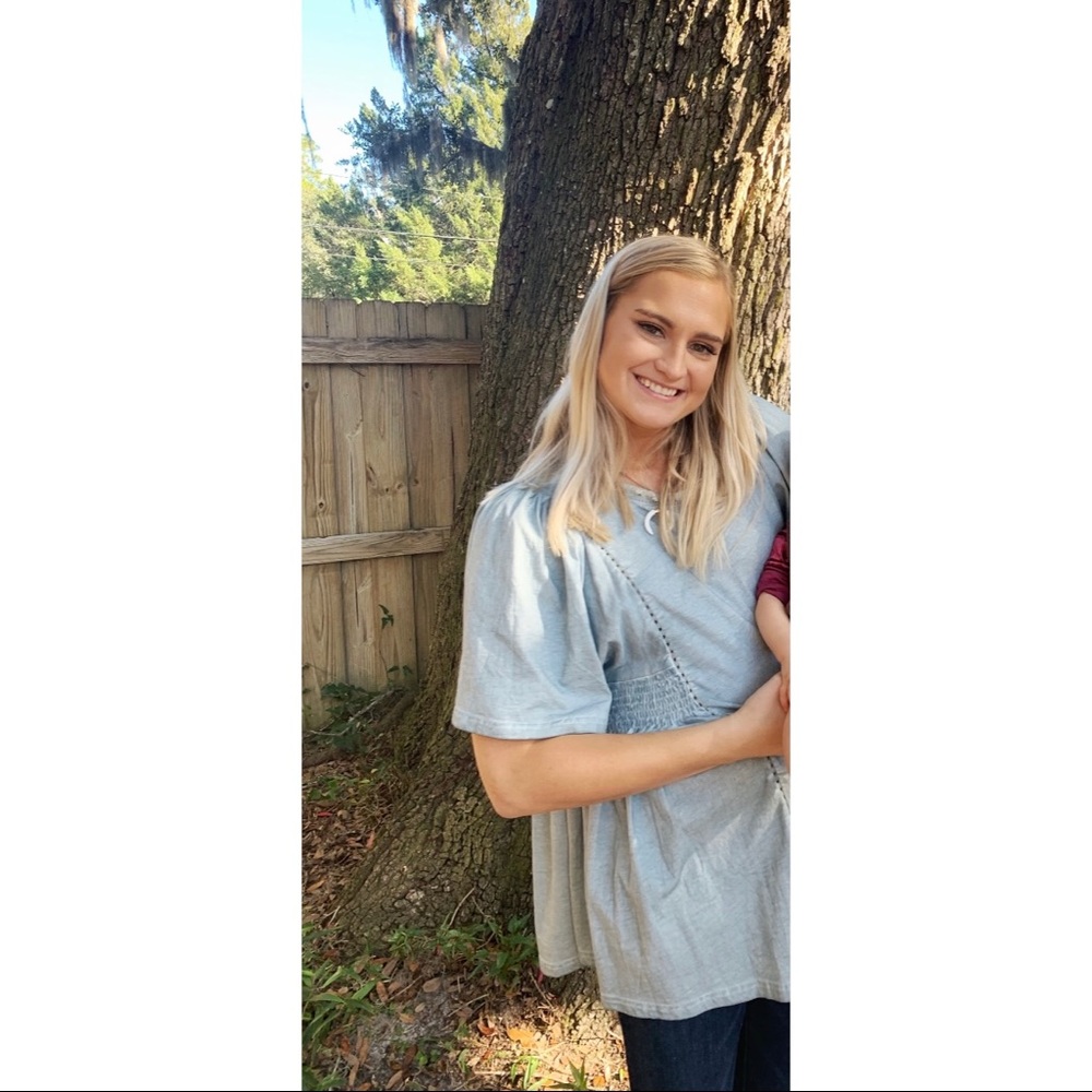 Easel light blue top - S